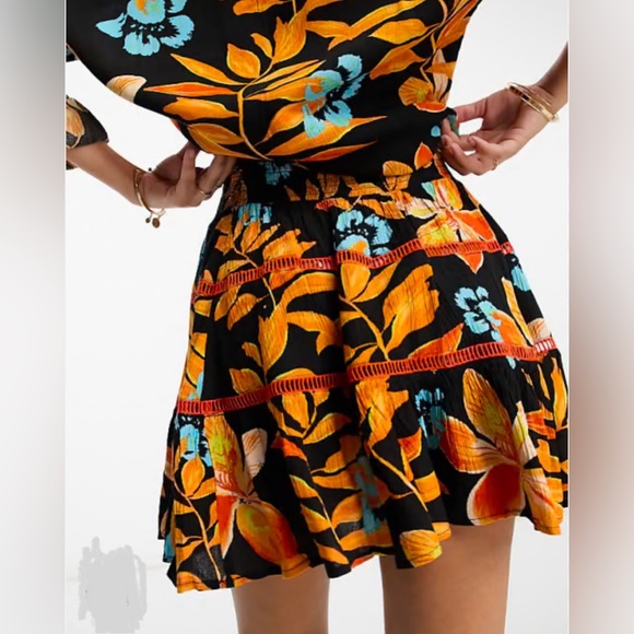 RIVER ISLAND Black Tropical Oversized Top and Mini Skirt Set - Picture 7 of 15